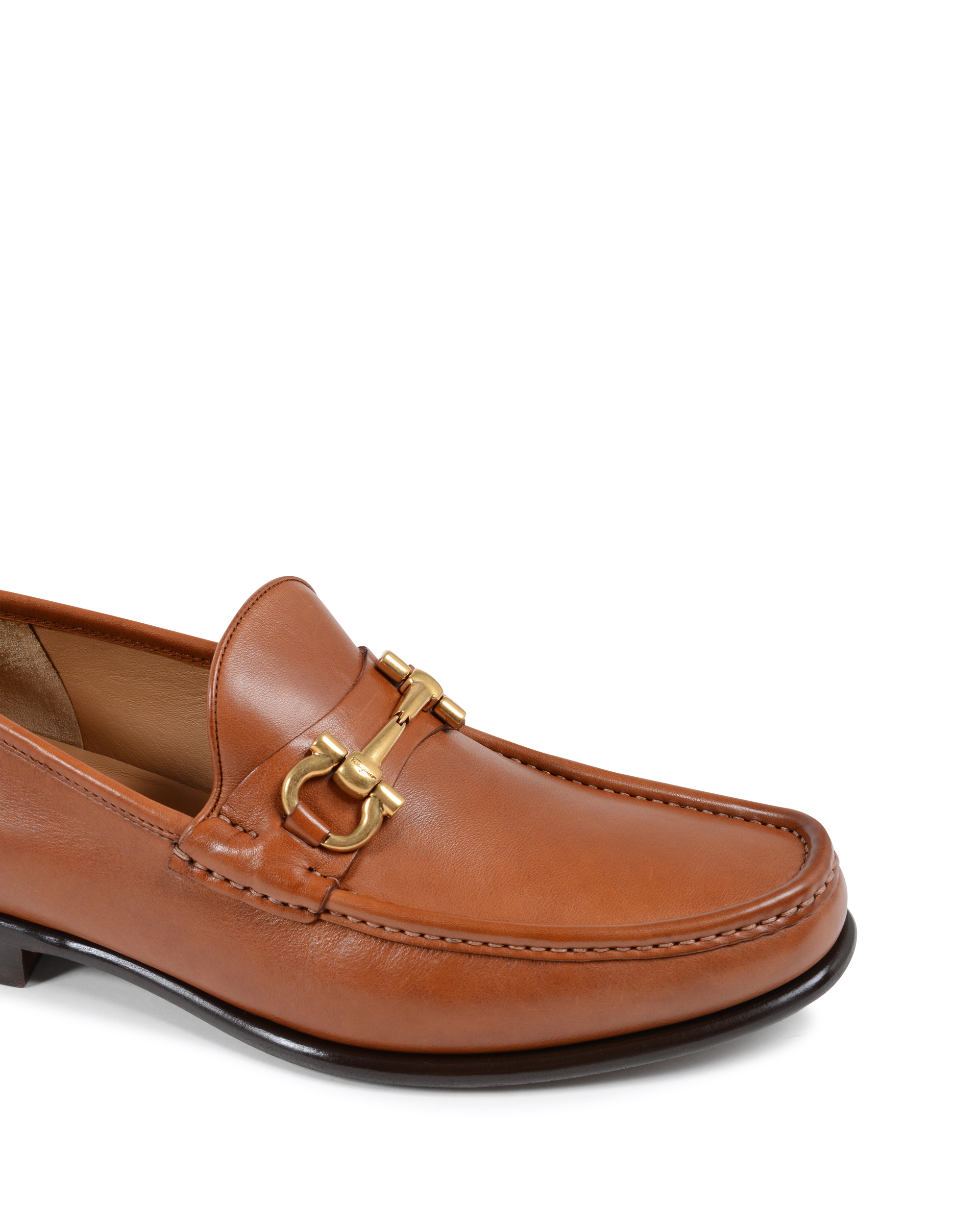 Mocasines Salvatore Ferragamo para hombre en color tostado MASON