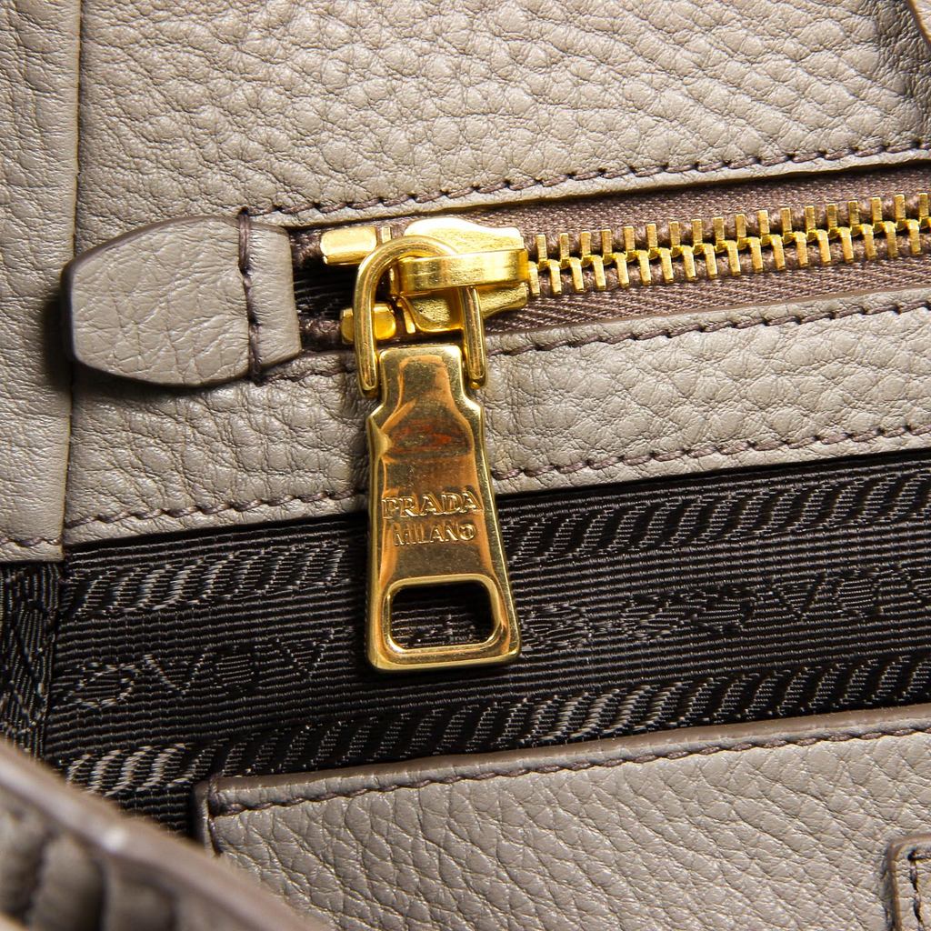 Bolso de mano Prada para mujer 1BG113 UWL F0572 ARGILLA VIT DAINO