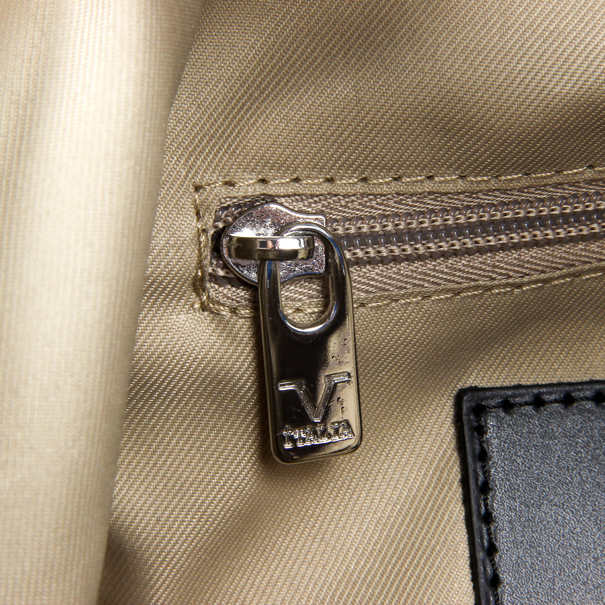 Bolso de mano para mujer V 1969 Italia