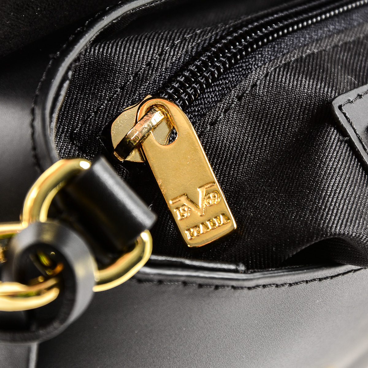 V 1969 Italia Womens Handbag Black VERONA
