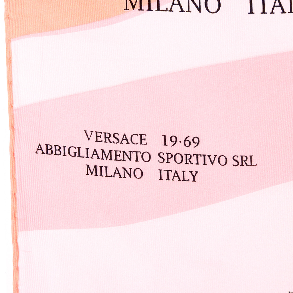 Bufanda de mujer V 1969 Italia