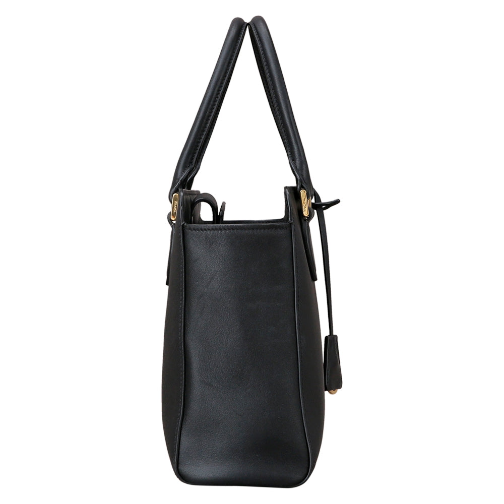 Bolso de hombro Prada de piel suave Saffiano negro
