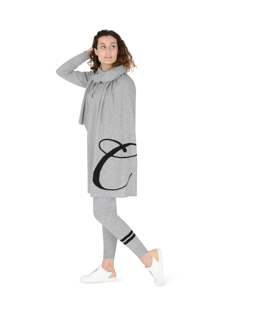 Bufanda con monograma de Dee Ocleppo DEAN VILLAGE GREY C