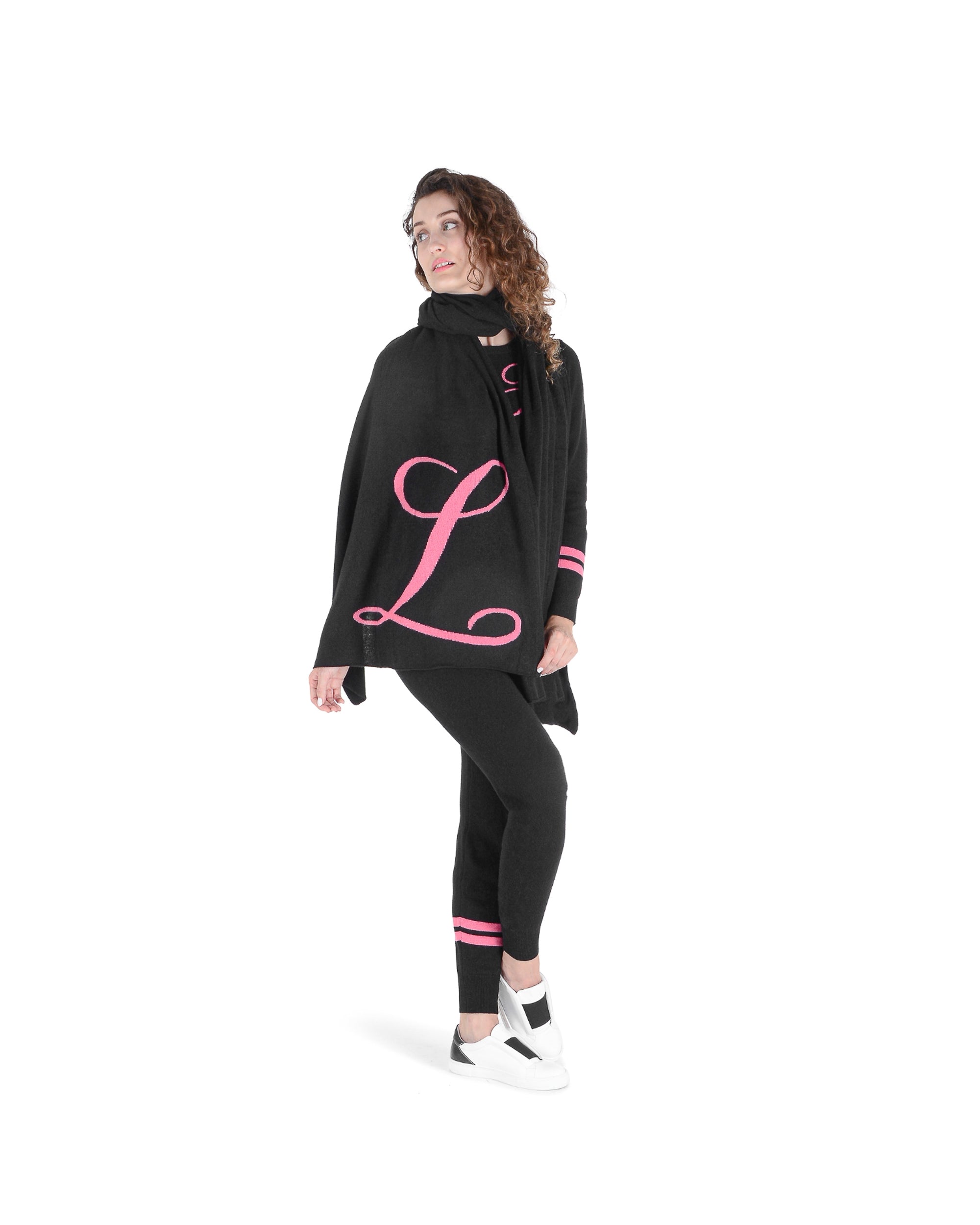 Bufanda con monograma de Dee Ocleppo DEAN VILLAGE BLACK L
