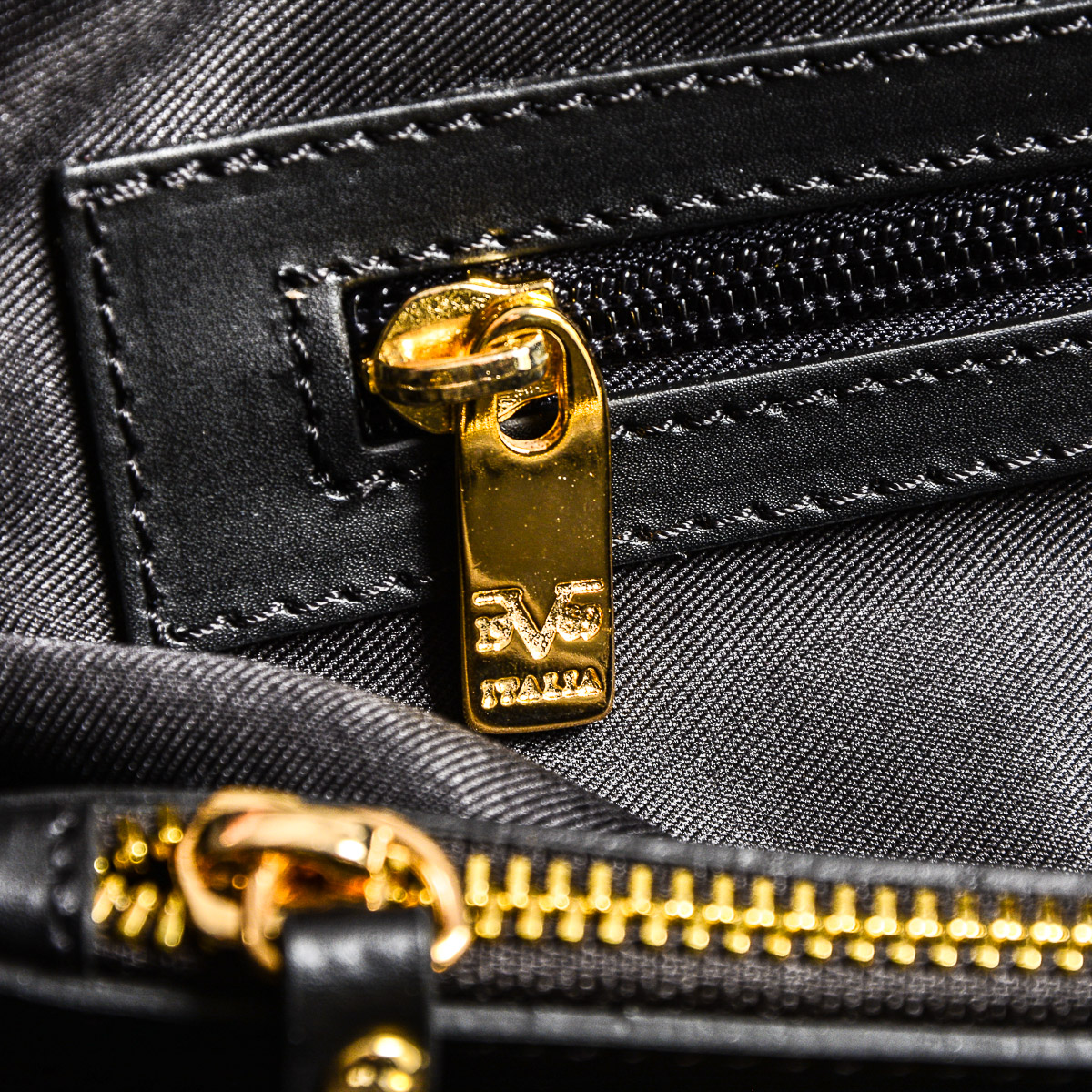 V 1969 Italia Womens Handbag Black CRETA