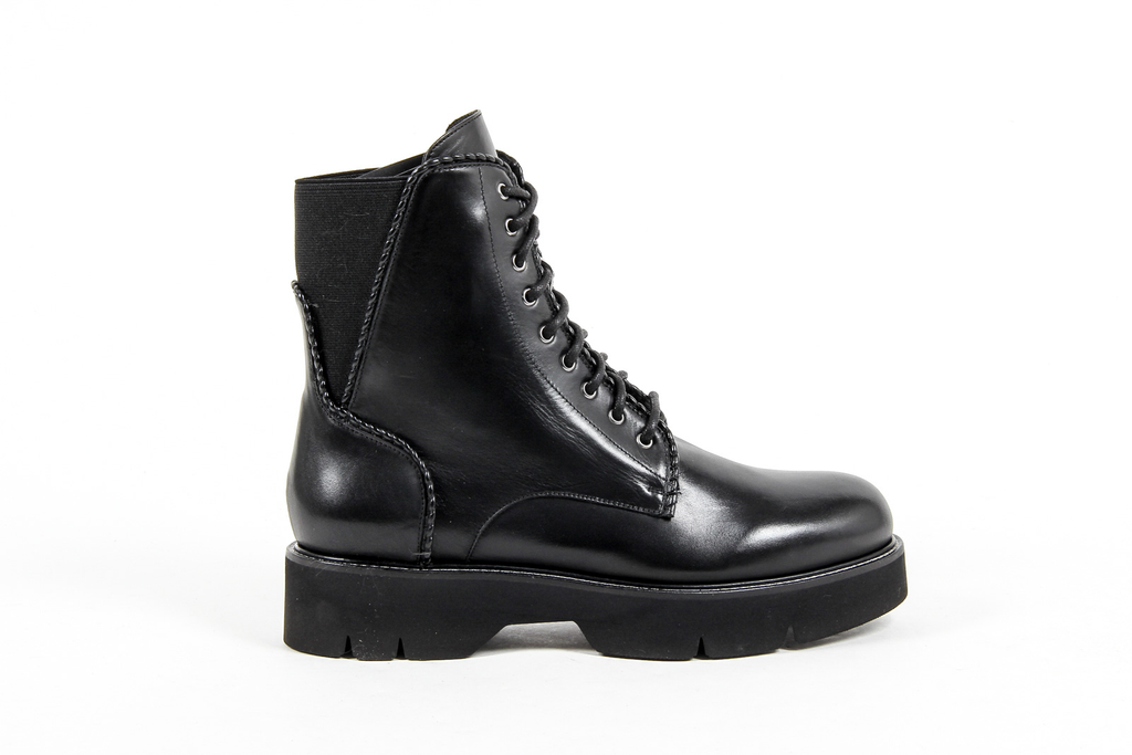 V 1969 Italia Womens Short Boot Black LEON