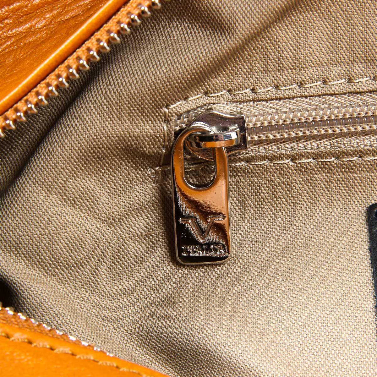 Bolso de mano para mujer V 1969 Italia