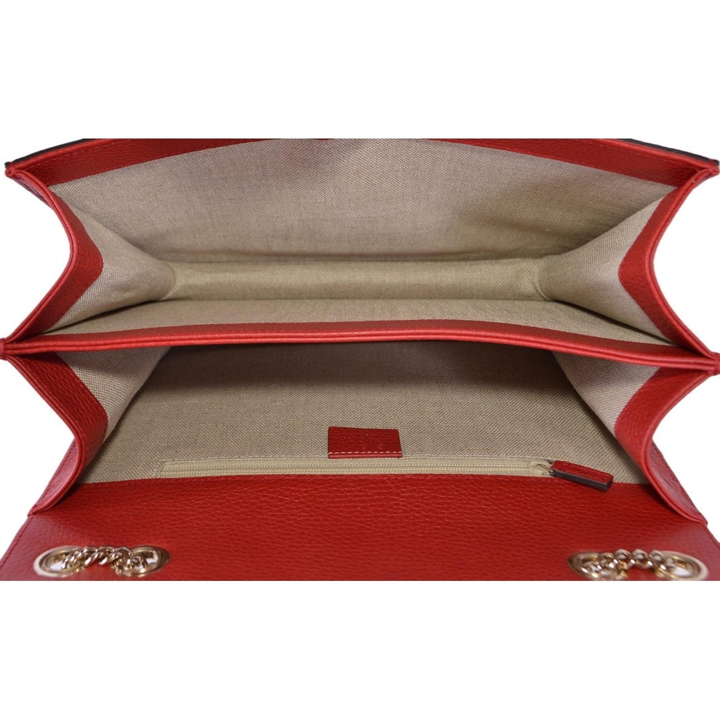 Bolso Gucci de piel entrelazada con cadena roja