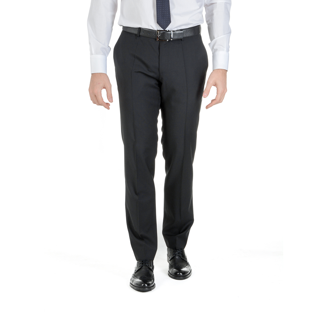 Traje negro para hombre de Hugo Boss: ¡UNA GRAN GENIO!