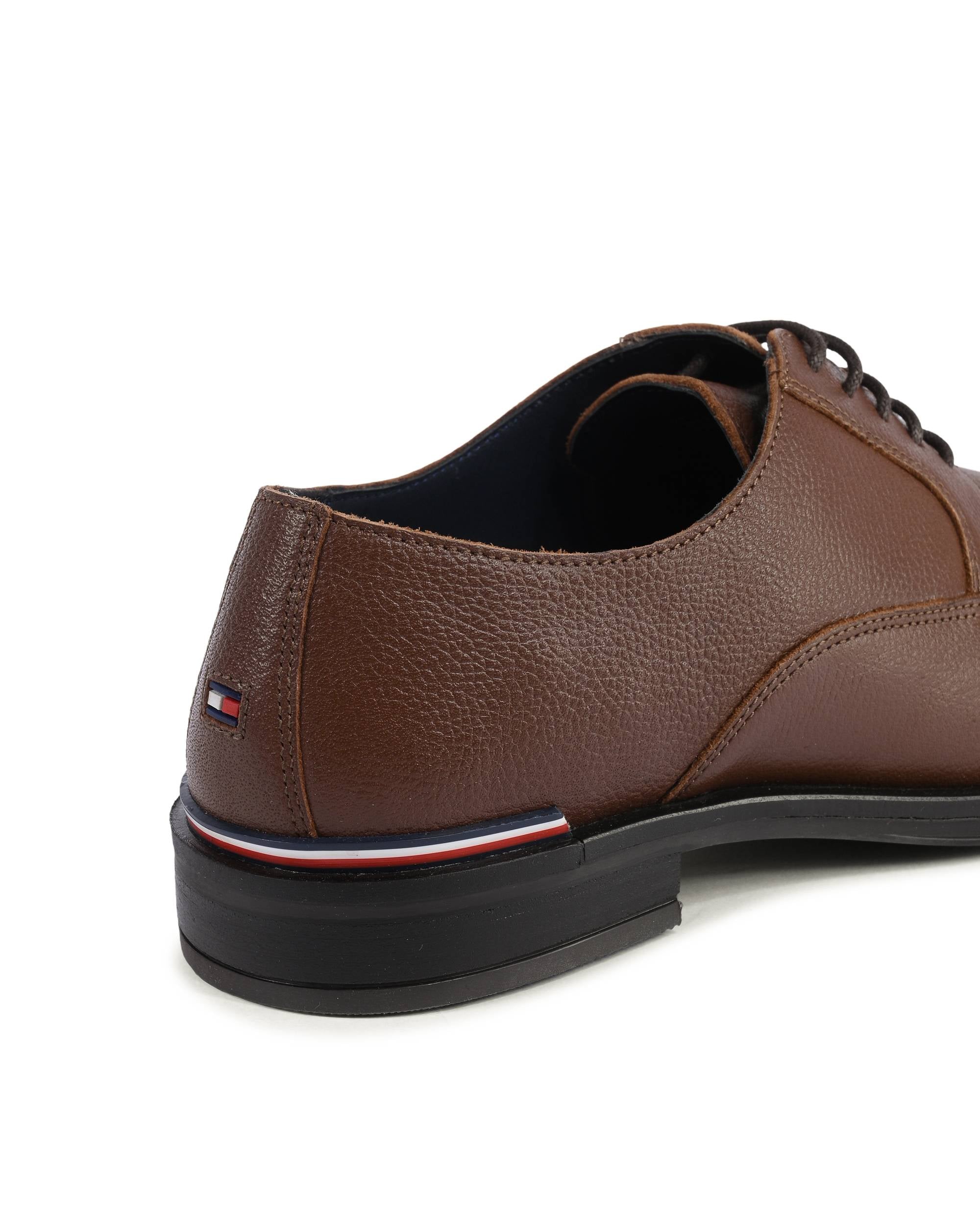 Zapatos de vestir Tommy Hilfiger para hombre MARRÓN FM0FM04901GVI