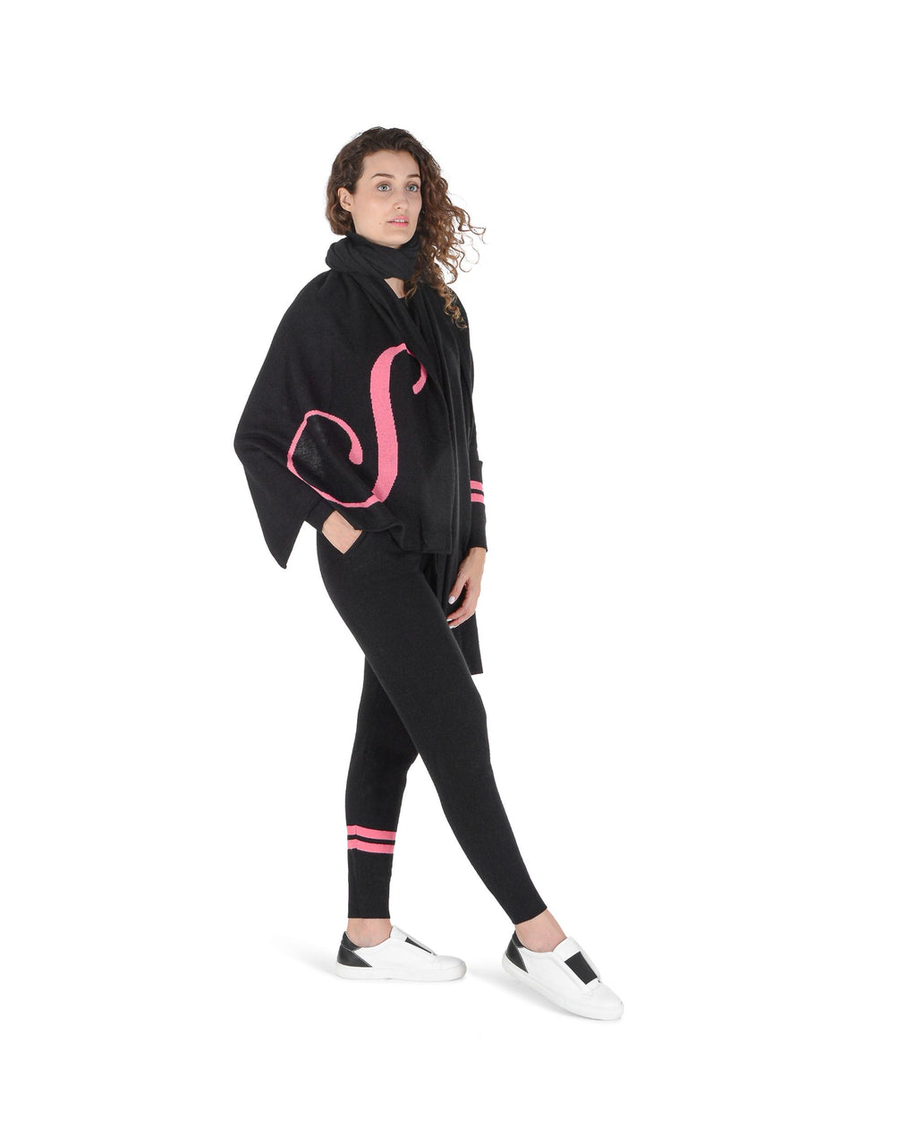 Bufanda con monograma de Dee Ocleppo DEAN VILLAGE BLACK S