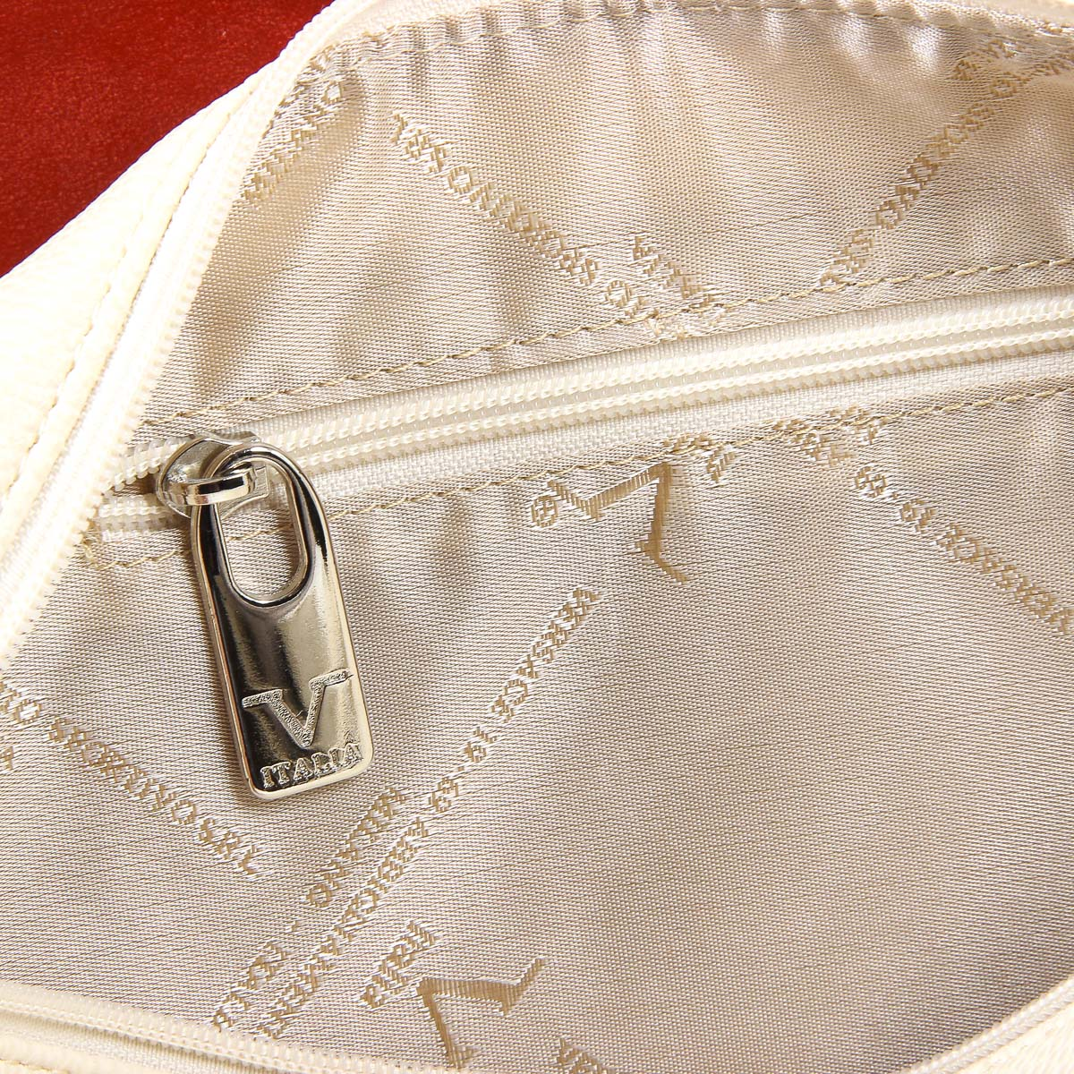 Bolso de mano para mujer V 1969 Italia