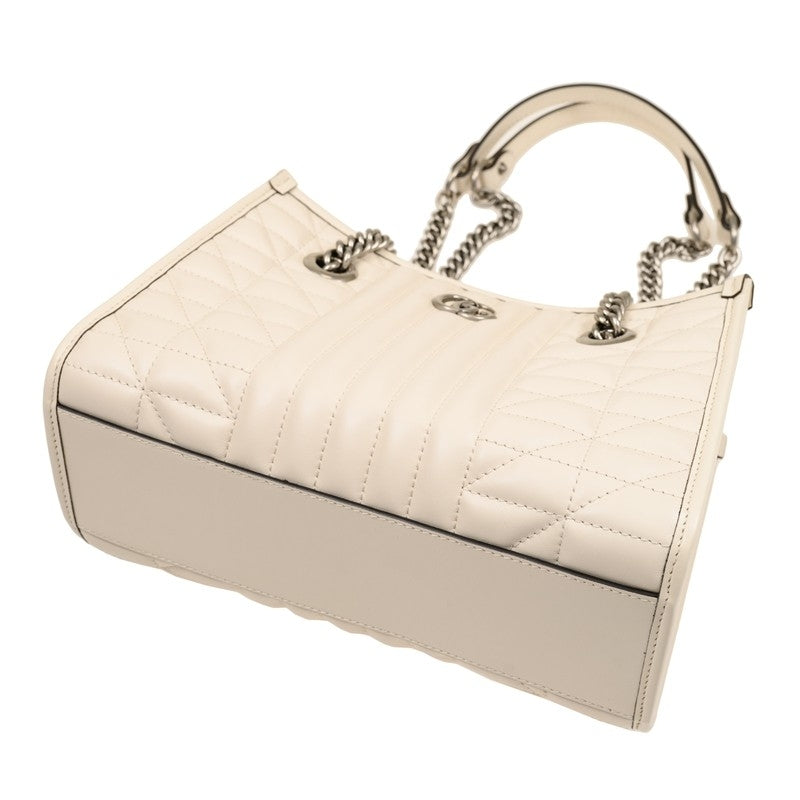 Bolso de hombro Gucci Marmont GG de piel acolchada en blanco