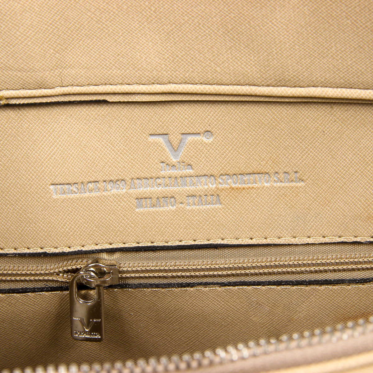 V 1969 Italia Womens Handbag Brown RENTA