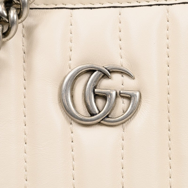 Bolso de hombro Gucci Marmont GG de piel acolchada en blanco