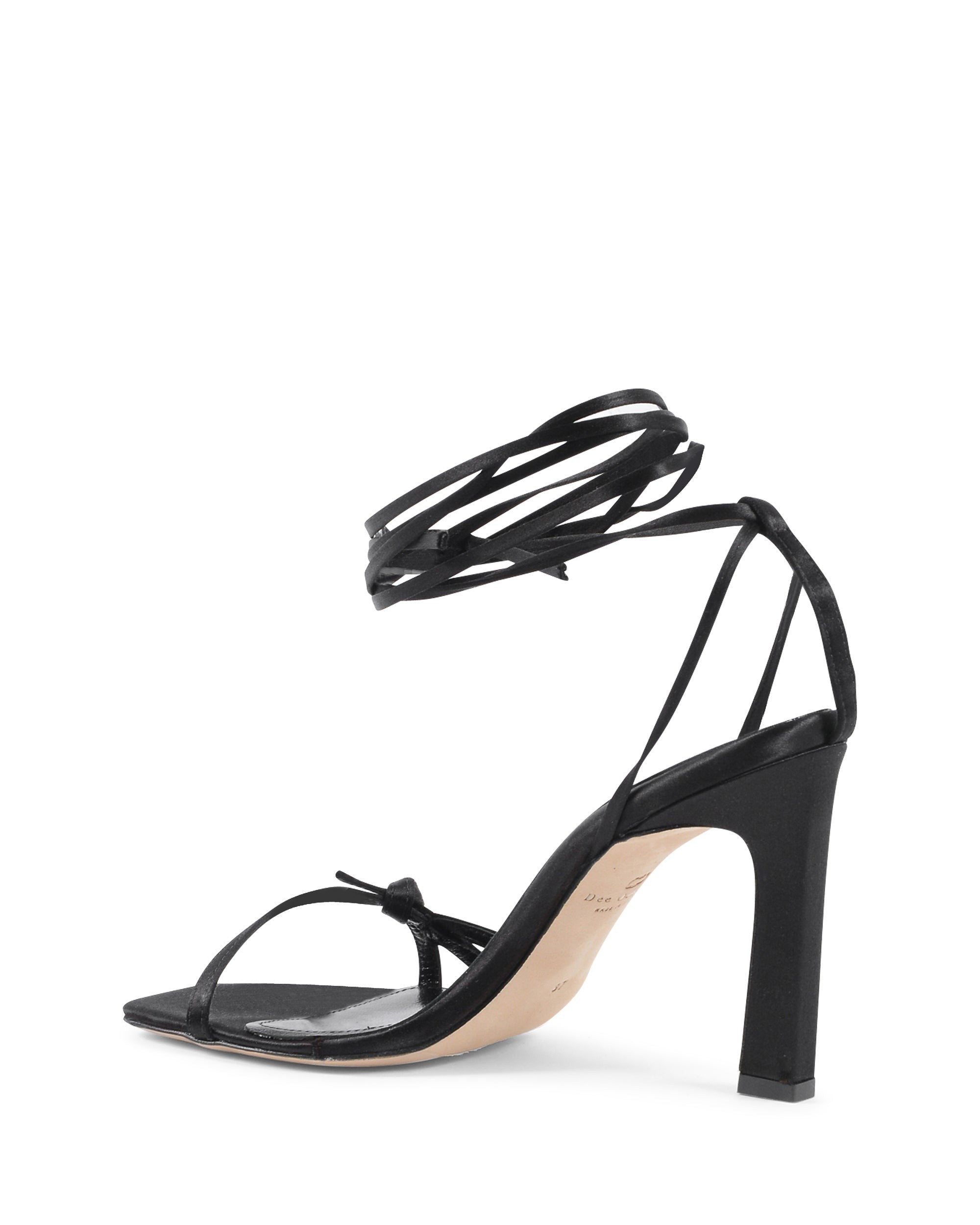 Sandalia con cordones Bey negra