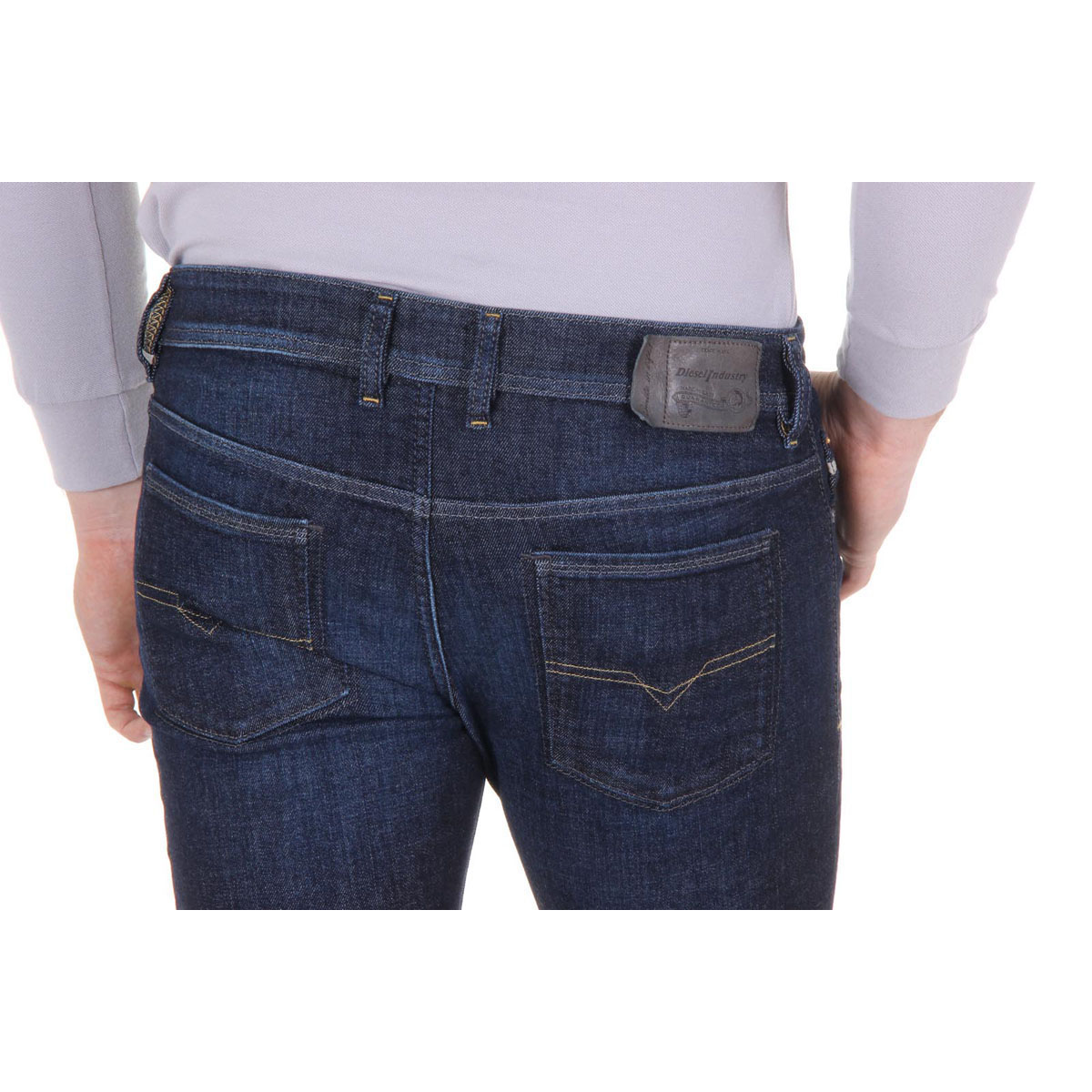 Diesel Mens Jeans SLEENKER 0608D L.32