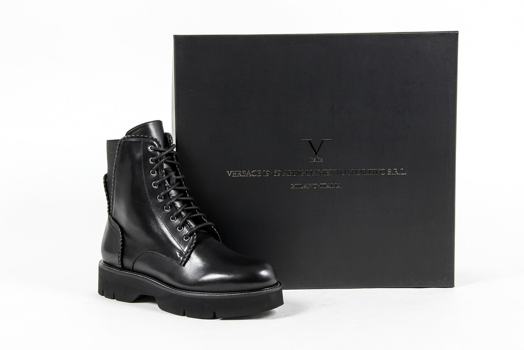 V 1969 Italia Womens Short Boot Black LEON