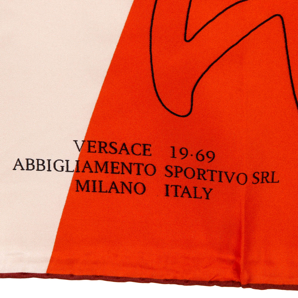 Bufanda de mujer V 1969 Italia