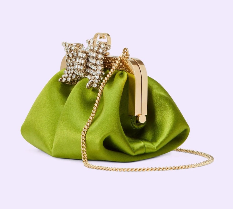 Bolso de hombro Broadway de satén con lazo de cristales
