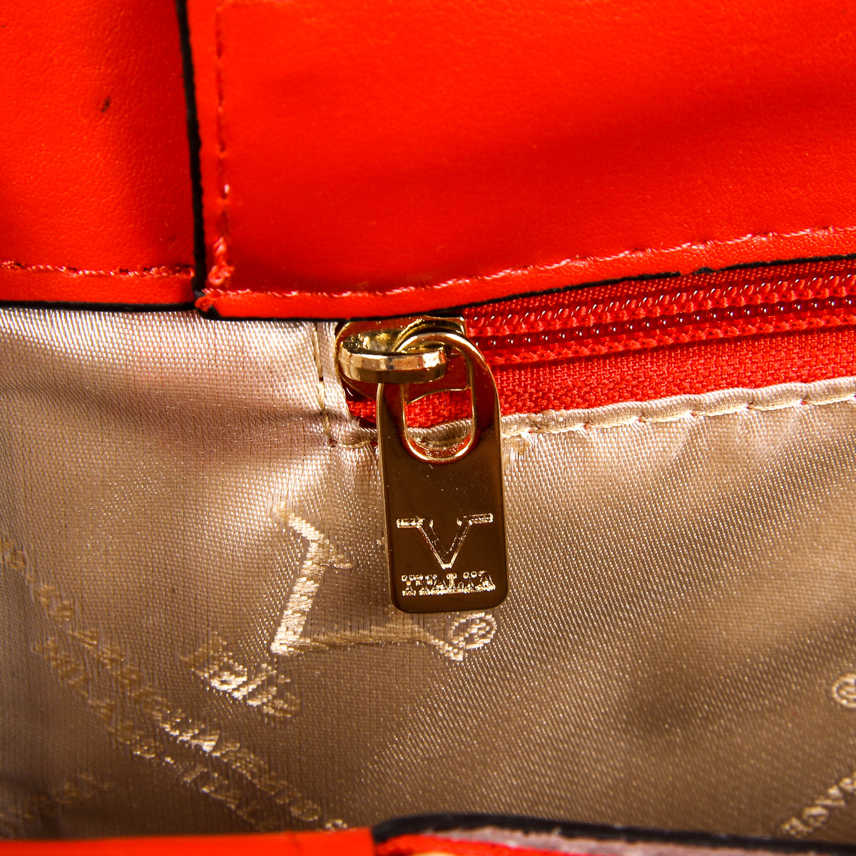 V 1969 Italia Womens Handbag Red CLELIA