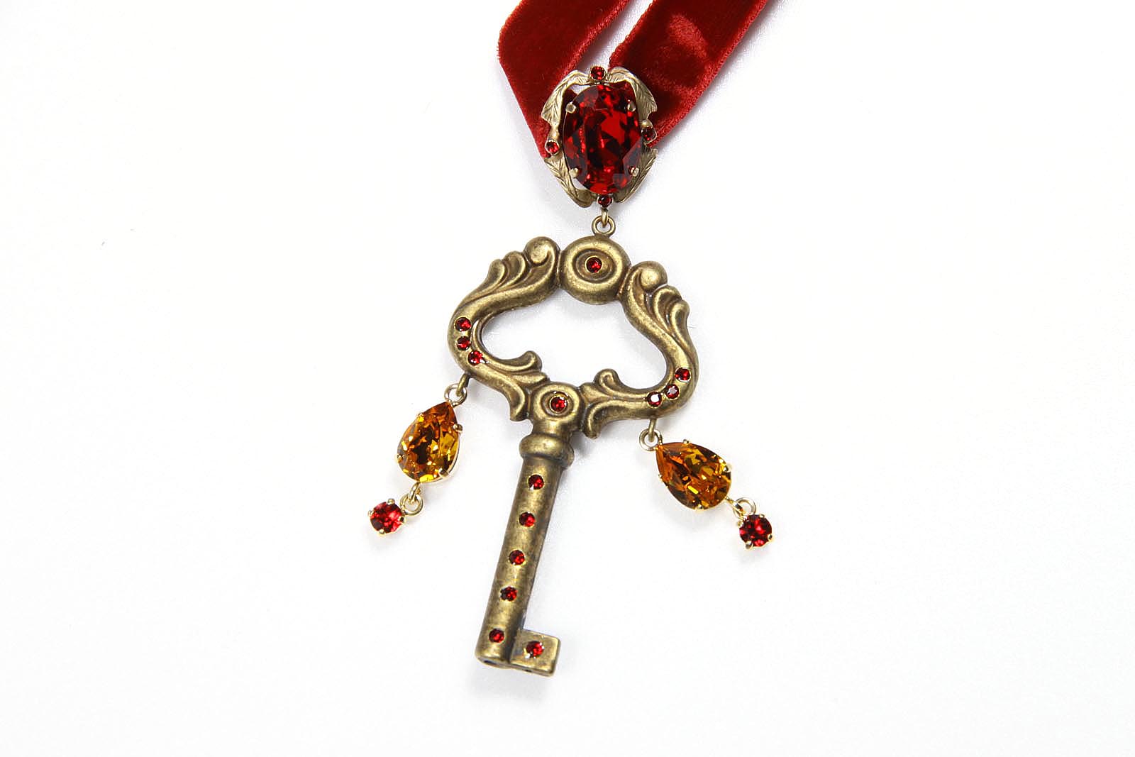 Collar Dolce & Gabbana con colgante de llave WNG6C1 W0001 ZOO00