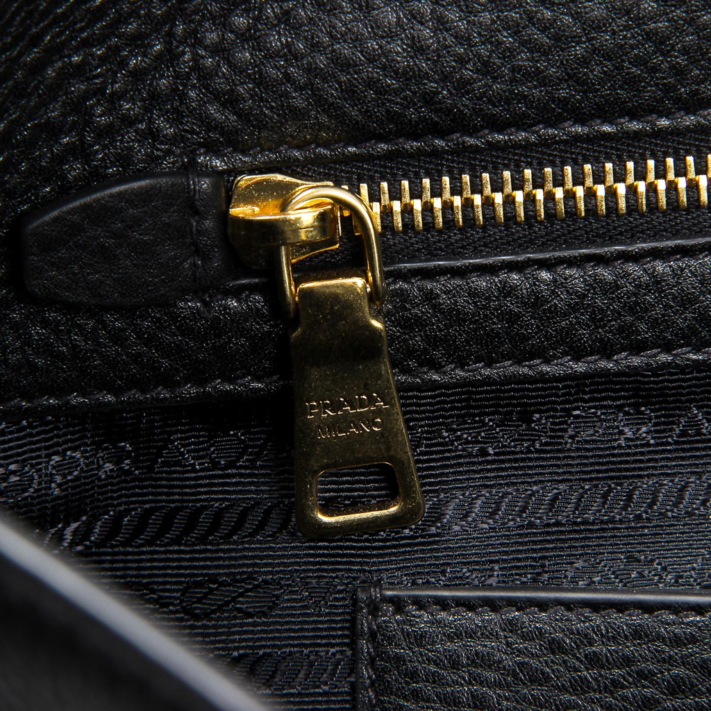 Bolso shopper Prada Vitello Phenix de piel negro