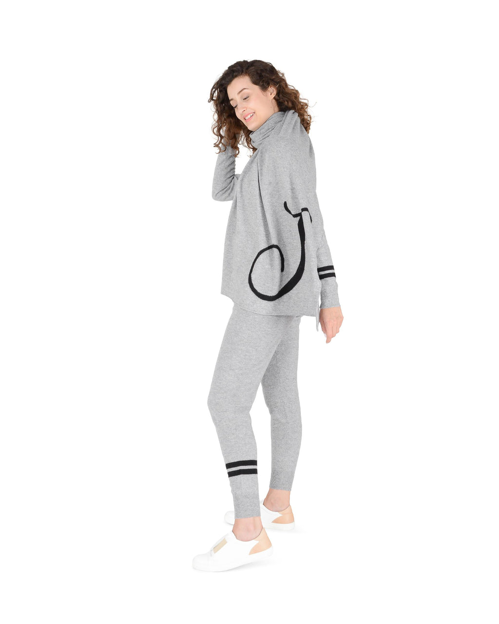 Bufanda con monograma de Dee Ocleppo DEAN VILLAGE GREY J