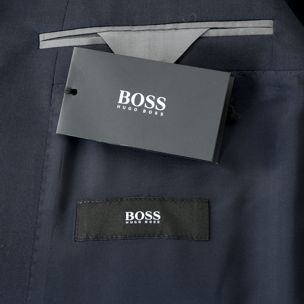 Traje Hugo Boss para hombre azul oscuro, ¡UN GRAN GENIO!