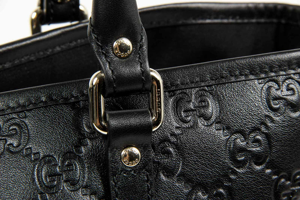Bolso tote Gucci para mujer de piel negra Guccissima con logotipo GG
