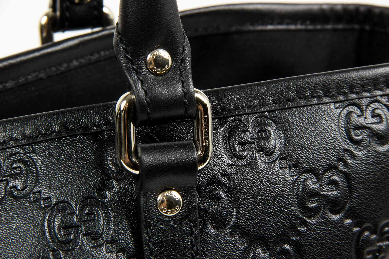 Bolso tote Gucci para mujer de piel negra Guccissima con logotipo GG