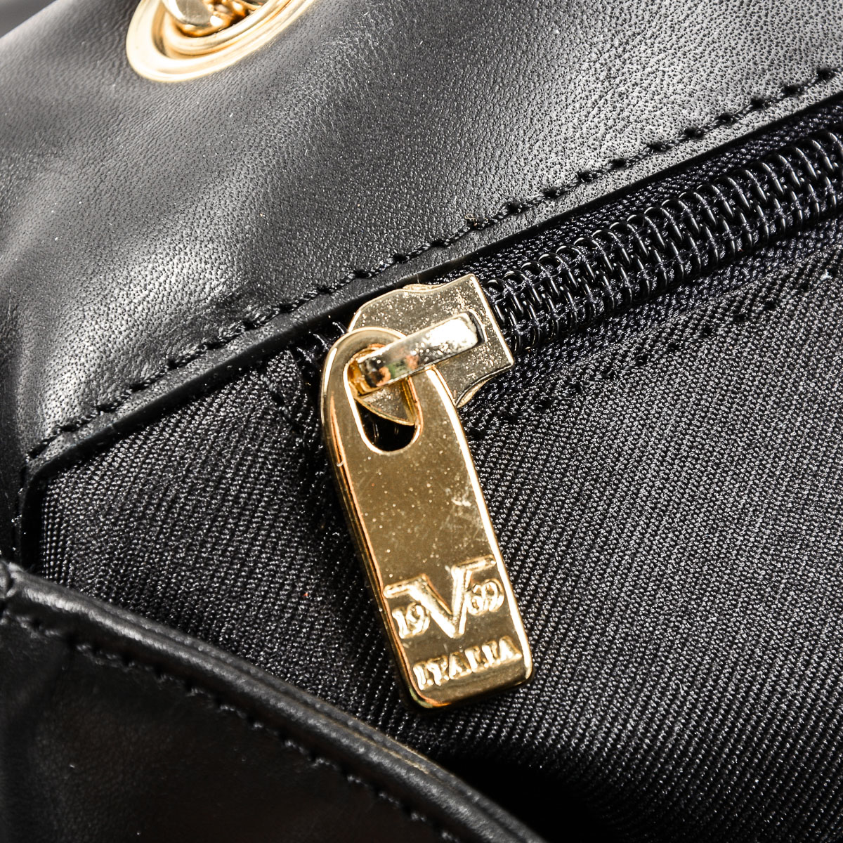 V 1969 Italia Womens Handbag Black MUMBAI